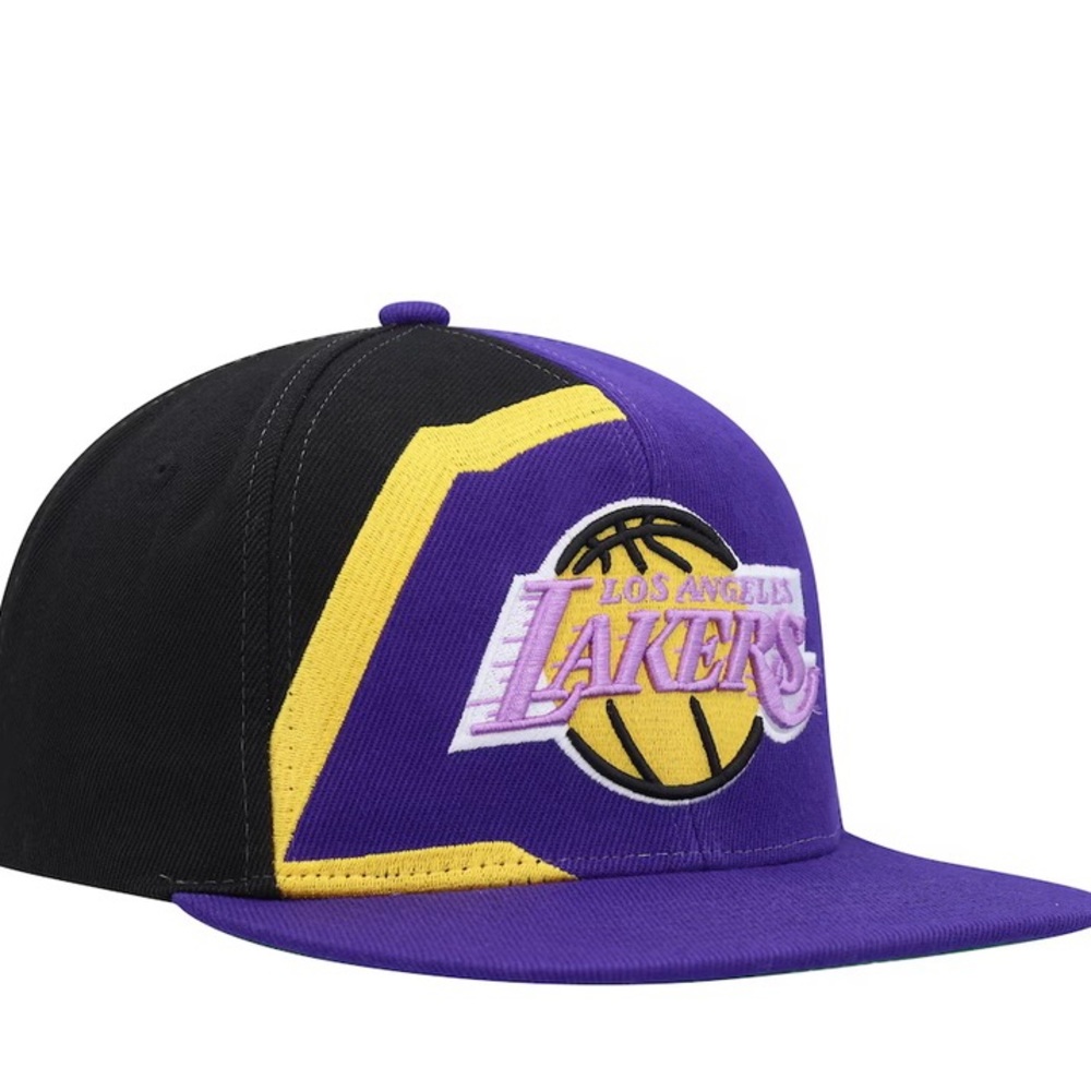 Mitchell & Ness Purple and Black Lakers Hat